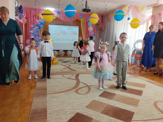 Выпускные в детском саду Выпускные в детском саду.